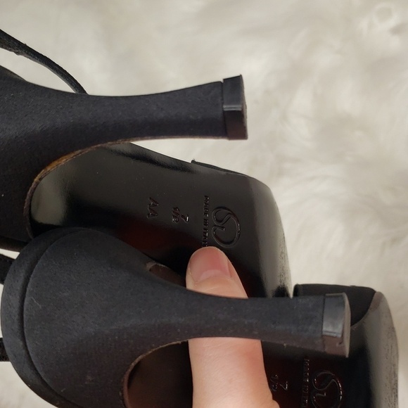 St. John Black Embellshed fabric low slingback Heels 7.5AA - Picture 10 of 10